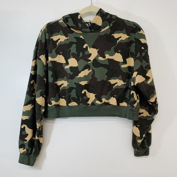 Divided H&M Camouflage Hoodie Cropped Sweatshirt - Picture 1 of 5